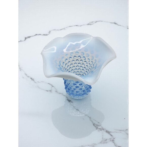 vintage 1980s fenton style blue,white glass hobnail vase - Picture 4 of 8